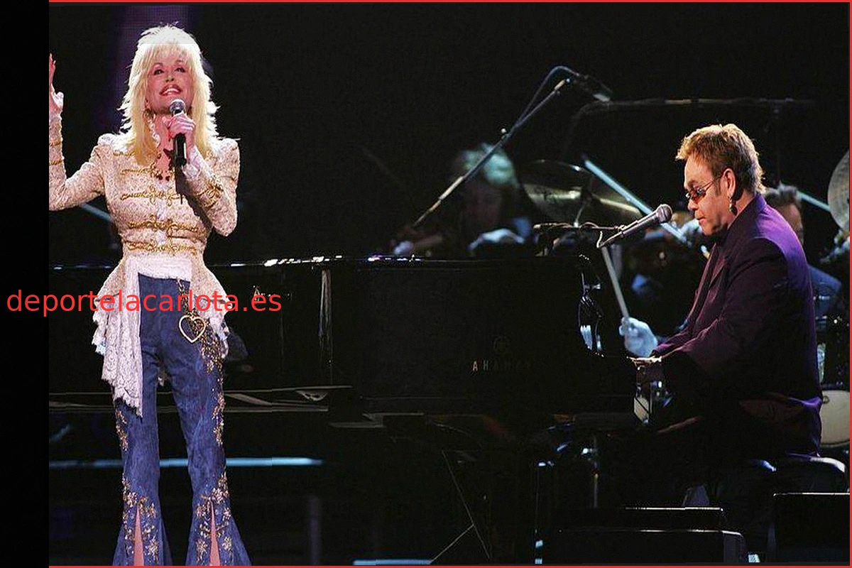 Miley Cyrus rinde homenaje a su madrina Dolly Parton, ahora un "ángel a mi lado"