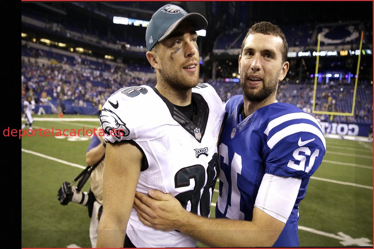 Andrew Luck lanza a Zach Ertz tras actualización de su lesión