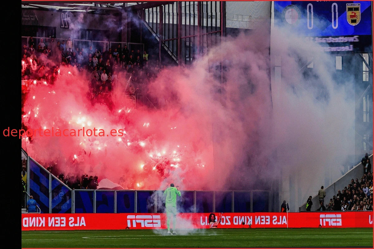 Aficionados sufren quemaduras y lesiones oculares por fuegos artificiales en la Eredivisie