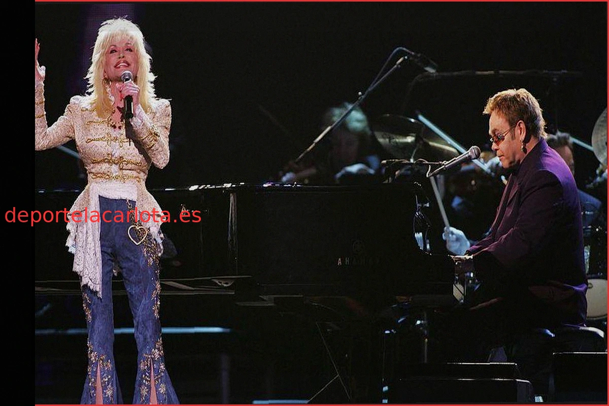 Miley Cyrus recuerda a su madrina Dolly Parton como un "ángel a mi lado"