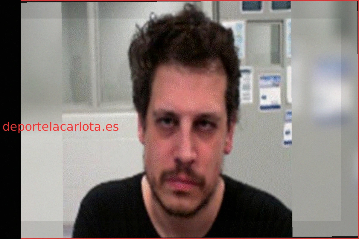 Comentarista de derecha Milo Yiannopoulos deportado de EE. UU. al Reino Unido