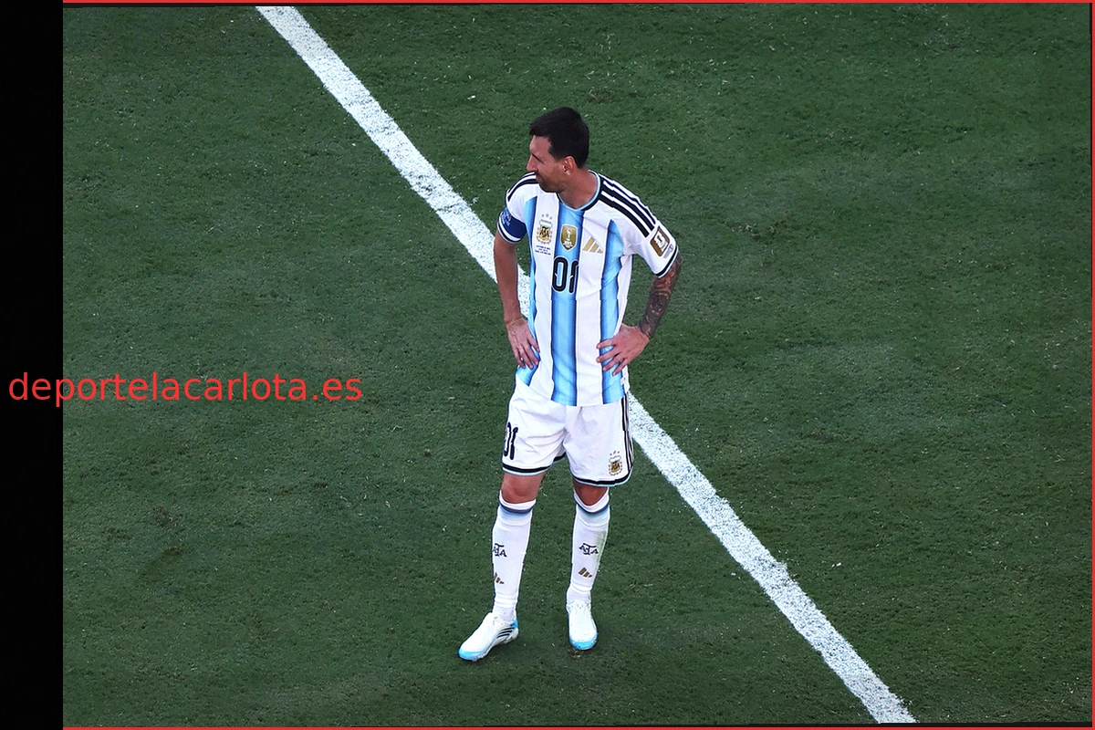 Lionel Messi, visiblemente emocionado tras la derrota de Argentina en la final del Mundial contra España