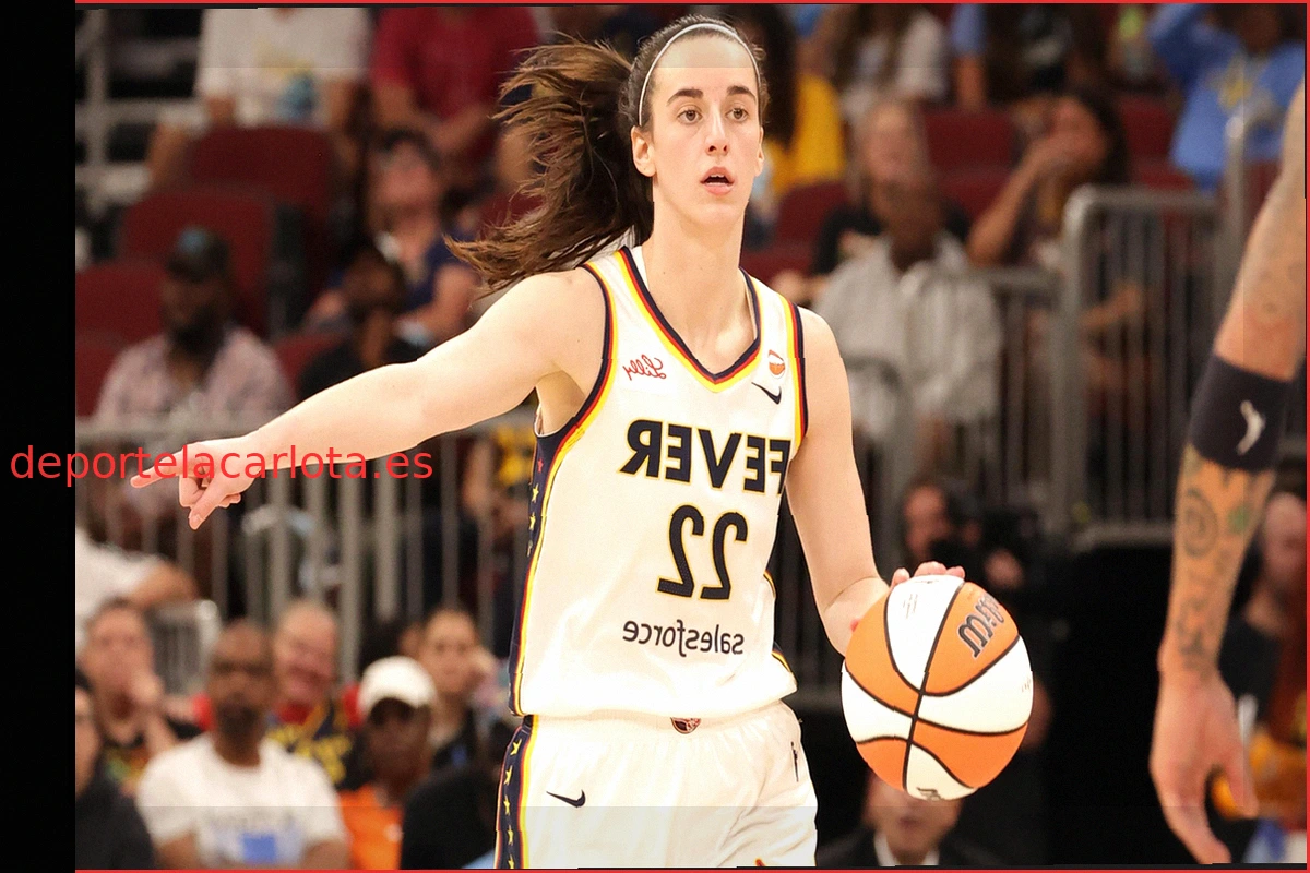 Caitlin Clark se enfrenta a una suspensión tras acumular su octava falta técnica por contacto con un árbitro durante el partido Fever vs. Sky